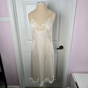 JCPenney Vtg Champagne Beige‎ Full Slip Size 34 Nylon Lace Lingerie Made In USA